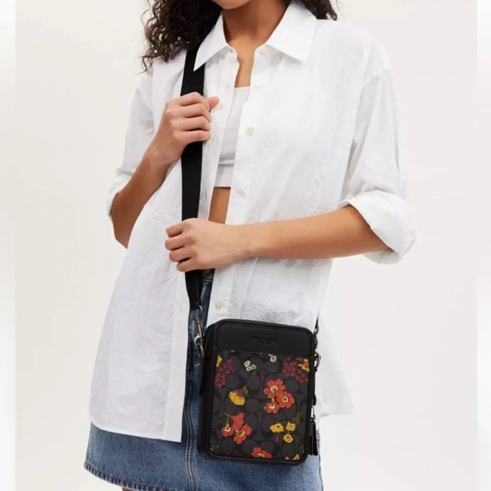 NWT COACH Sullivan Crossbody In Signature Canvas With Floral Print - Picture 7 of 7